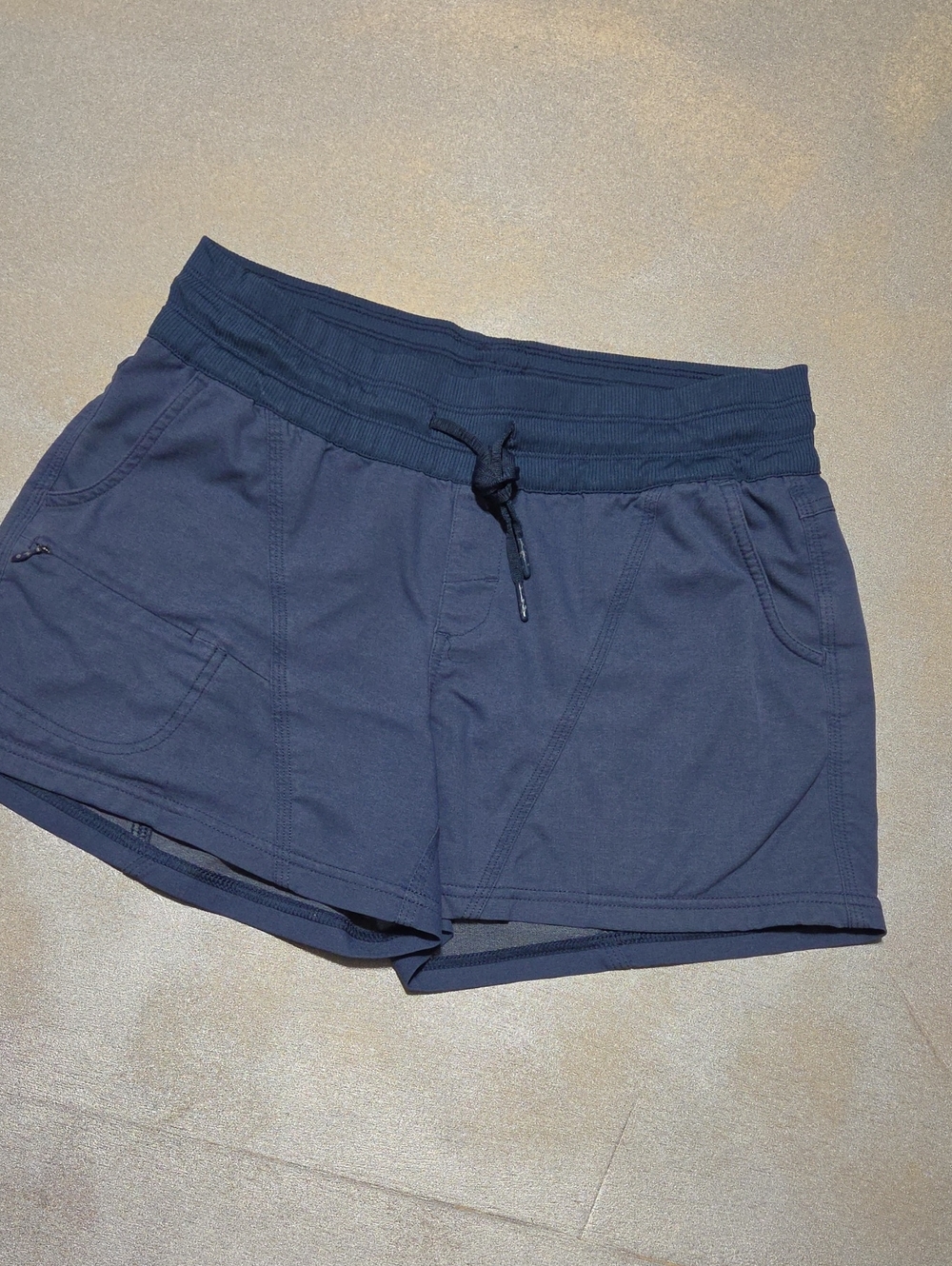 The North Face Women's Navy Ribbed-Waist Athletic Shorts